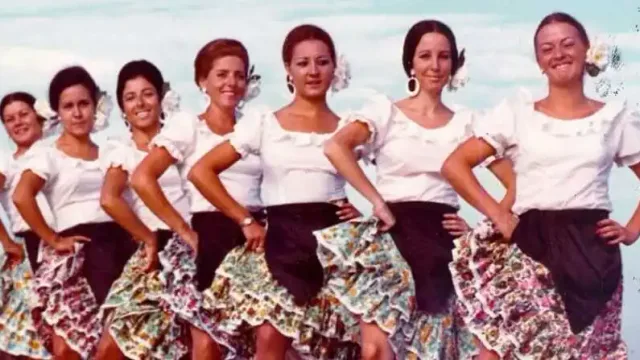 Fotografía del grupo en los primeros años tras el registro oficial